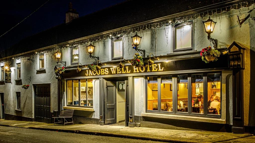 Jacob's Well Hotel exterior at night, Rathdrum, County Wicklow